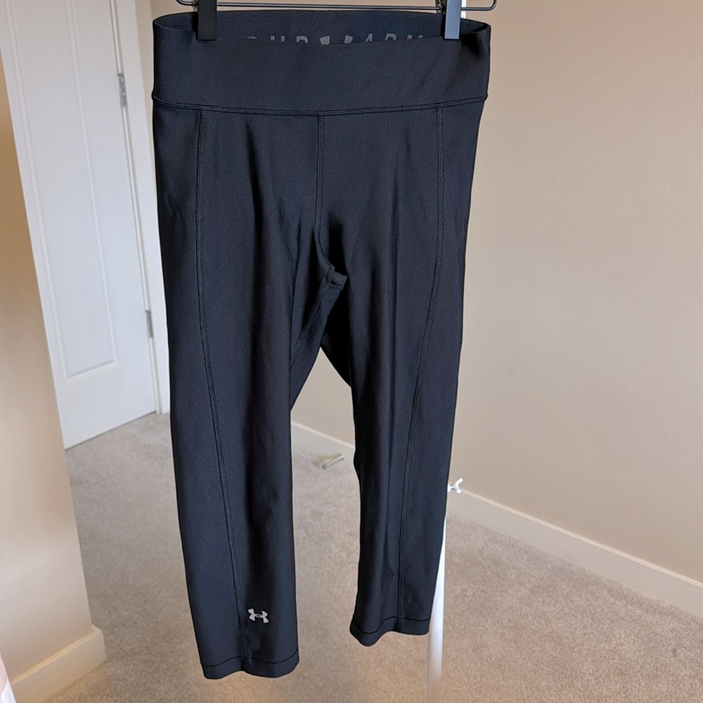 Under armor black crop compression legging